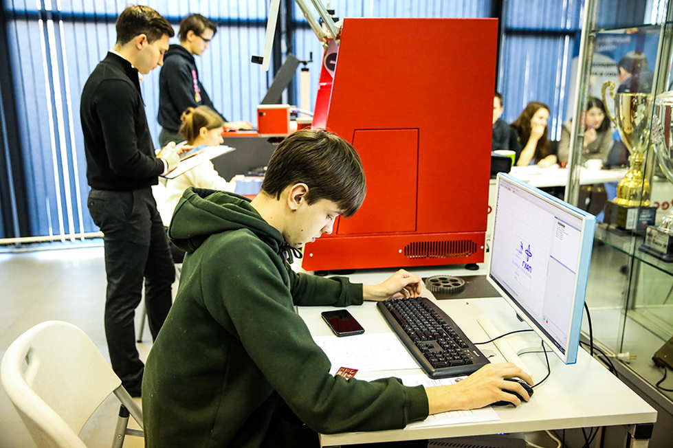 Демоэкзамен по стандартам WorldSkills прошел в Точке Кипения Hi-Tech на базе «Лазерного Центра»